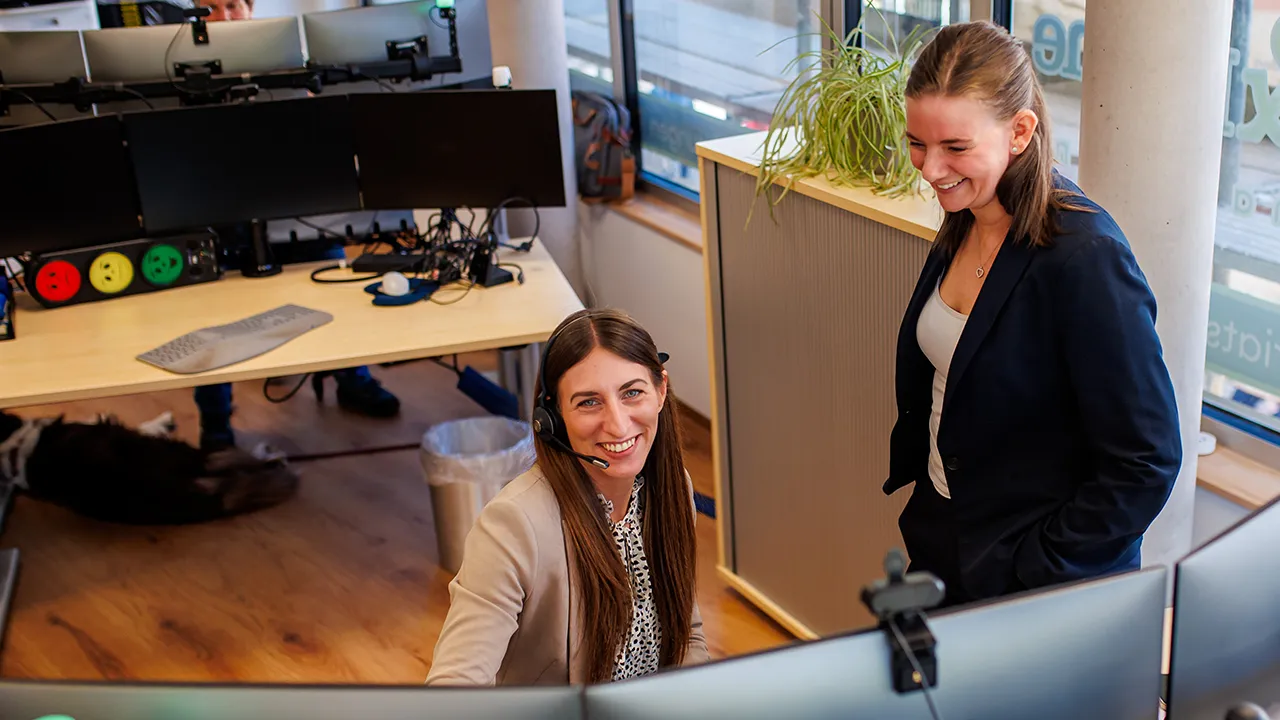 office-phone-vertrauen-expertise